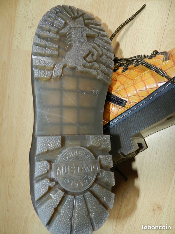 Chaussures montantes Mustang neuves (image 9)