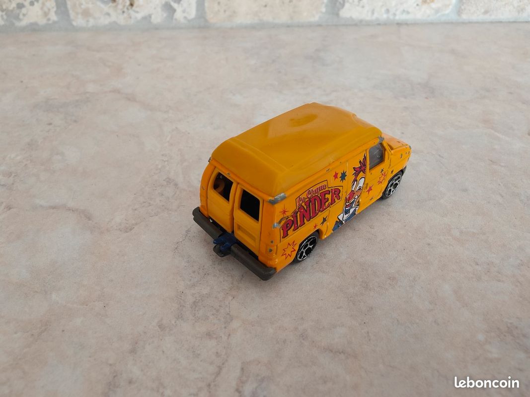 Majorette - Ford econoline Pinder (image 4)