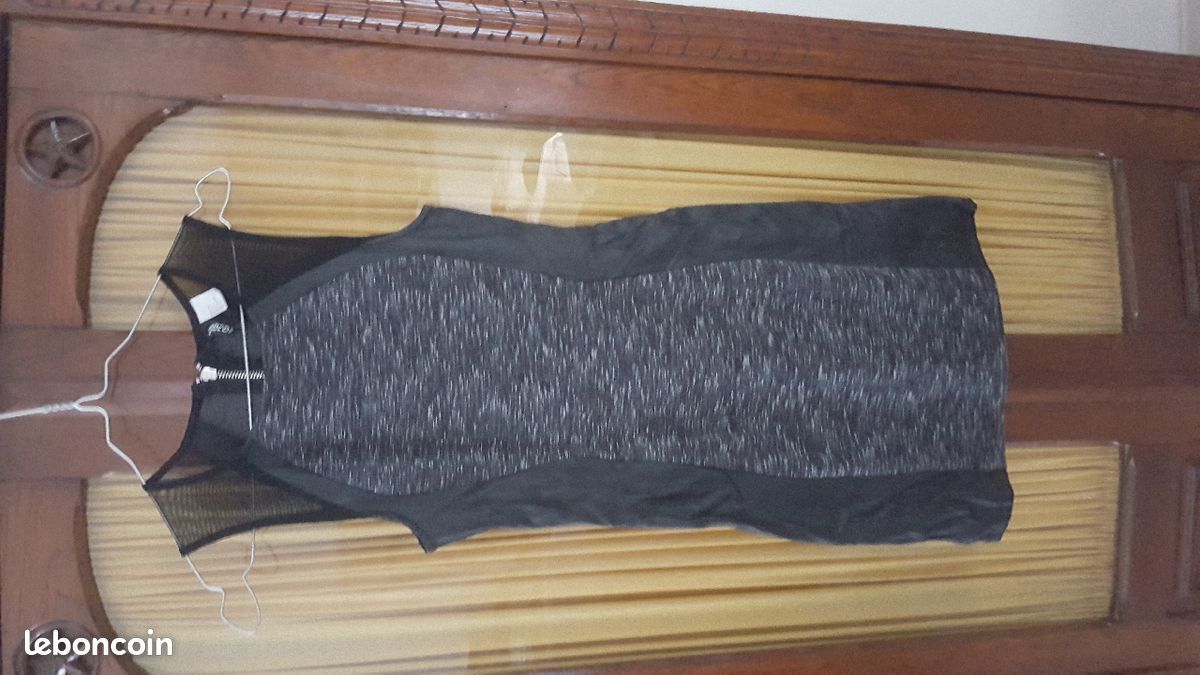 Vêtements plusieurs vêtements (blouson. Veste. Robe. Hauts.etc) 12.16.xs (image 6)