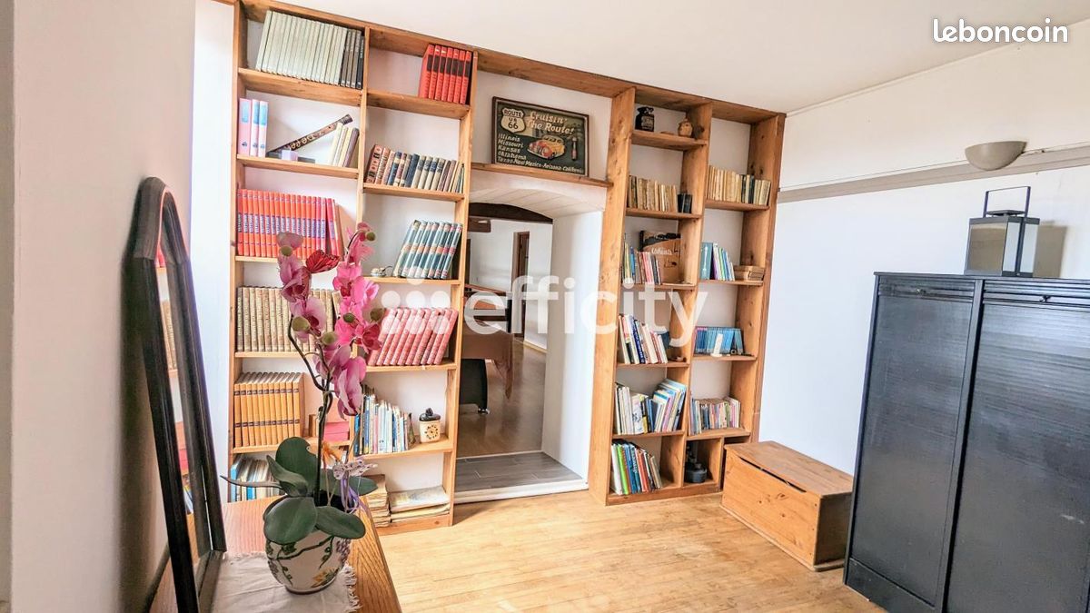 Maison 5 pièces 170 m² - Ruffec 16700 (image principale 10)