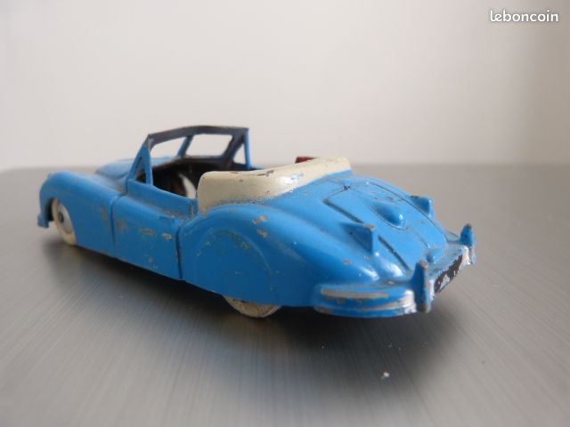 Miniature Quiralu Jaguar XK 140 1:43 – Rouge – Neuf Sous Boîte