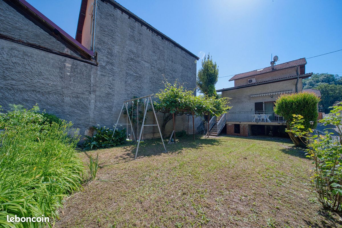 Maison 6 pièces 126 m² · à Voiron · 126 m² · 239 000 €