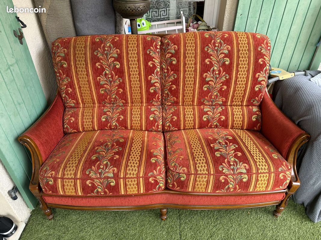 Canapé et fauteuils en meurisier et tissu (image 1)