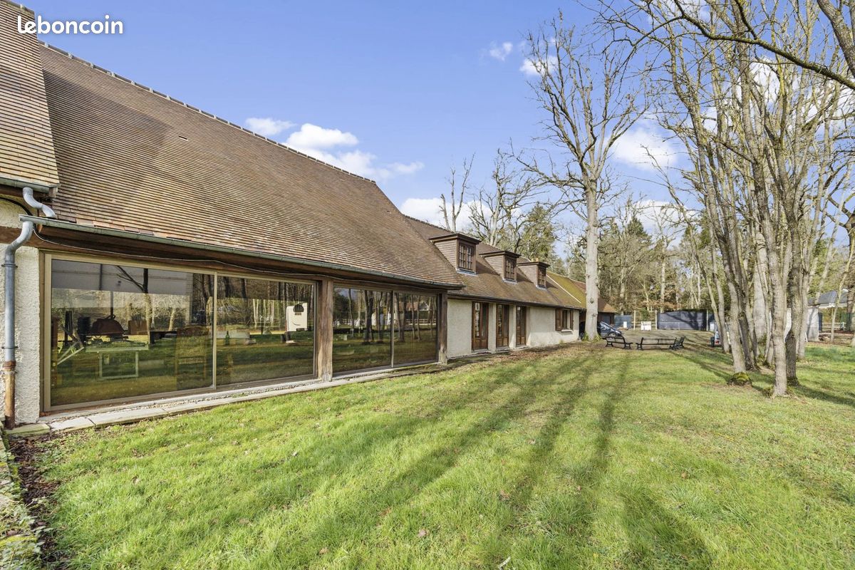 Maison 10 pièces 427 m² · à Lamorlaye · 427 m² · 799 000 €