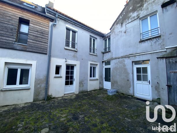 Immeuble 276 m² Puiseaux