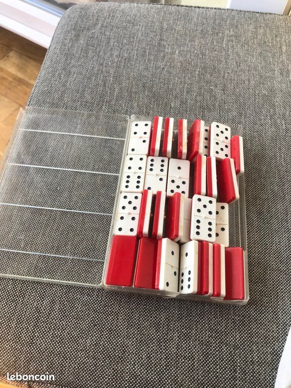 Domino (image 1)