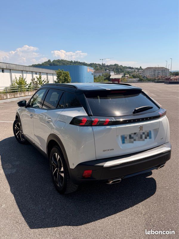 Peugeot 2008 gt (image 2)