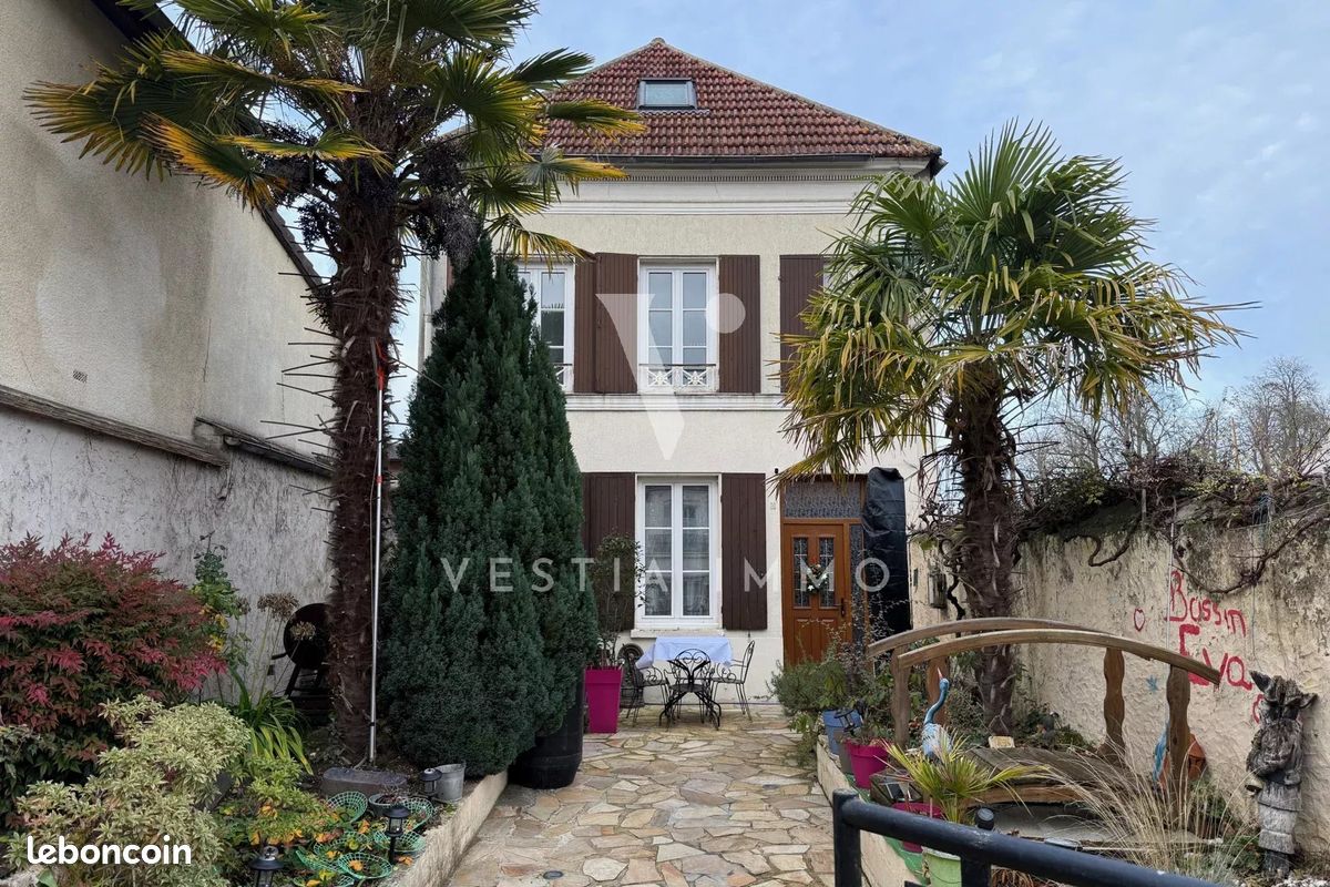 Maison 7 pièces 198 m² · à Saint-Arnoult-en-Yvelines · 198 m² · 440 000 €