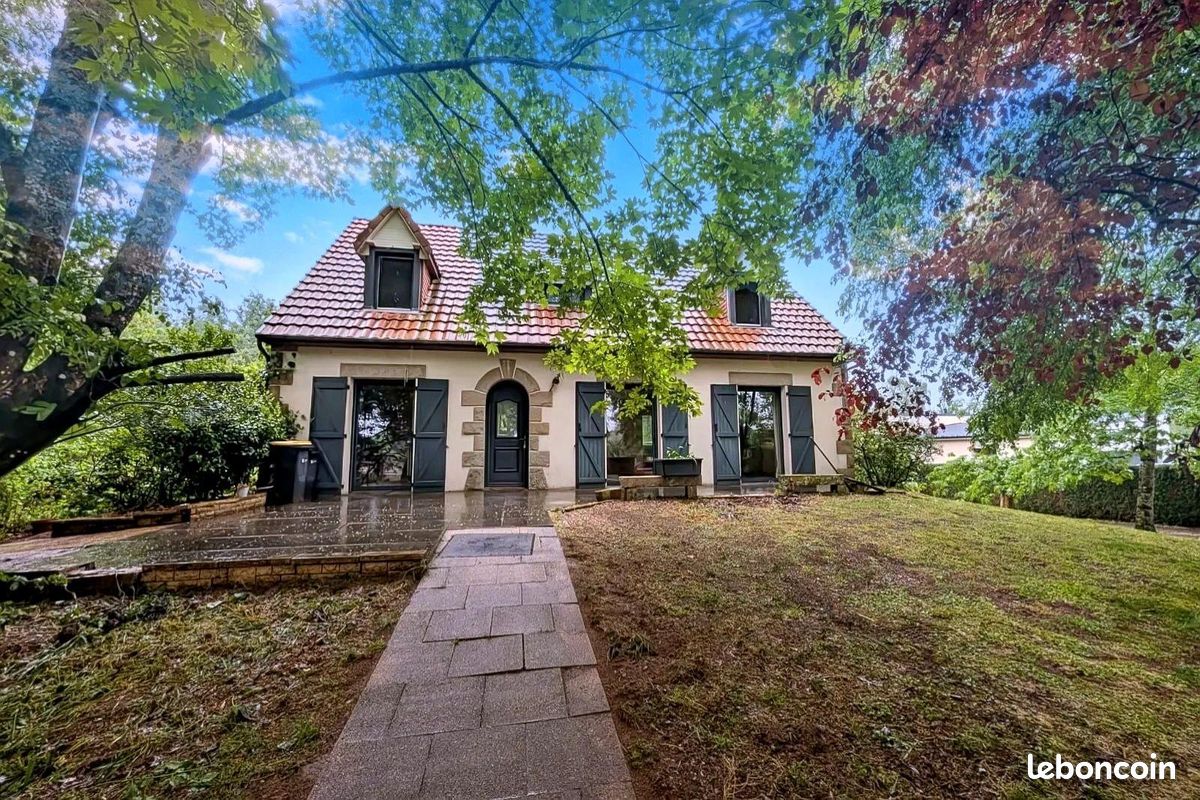 Maison 6 pièces 143 m² · à Mayet · 143 m² · 204 360 €