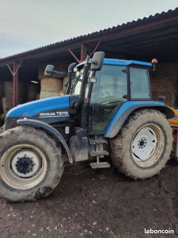 Ts115 Rear New Holland TS115 - Tracteurs
