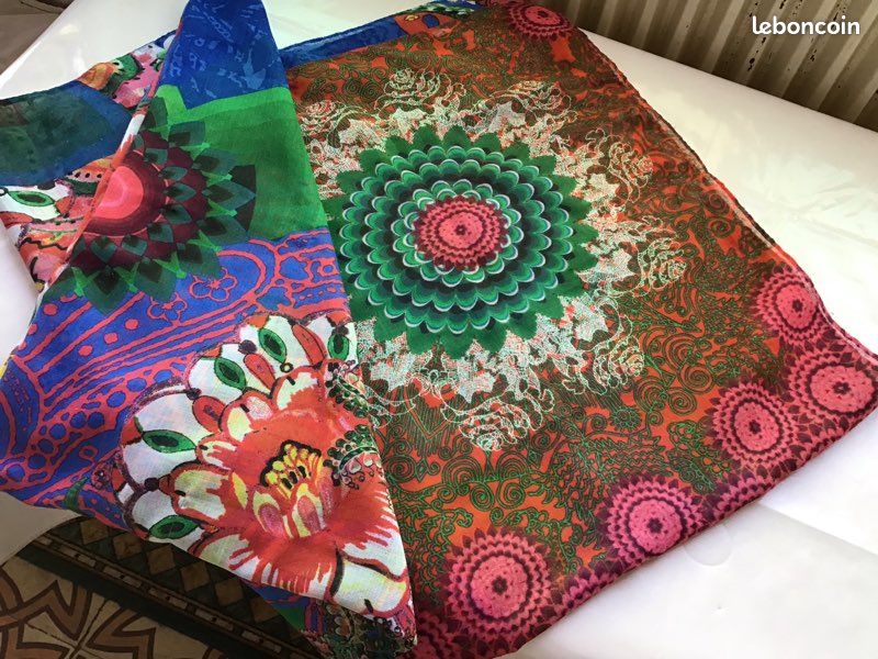 Foulard Desigual Modèle 18V1824 - Multicolore, Pour Femme - Neuf Avec étiquettes