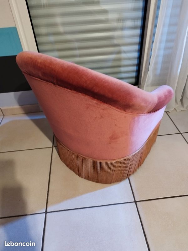 Fauteuil crapaud rose vintage pieds compas (image 4)