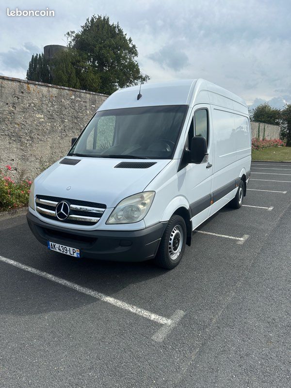 Sprinter 318 cdi 3l v6 très propre (image 2)