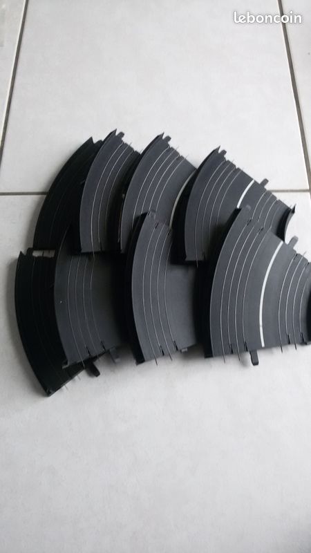 8 rails courbes circuit Carrera servo (image 1)