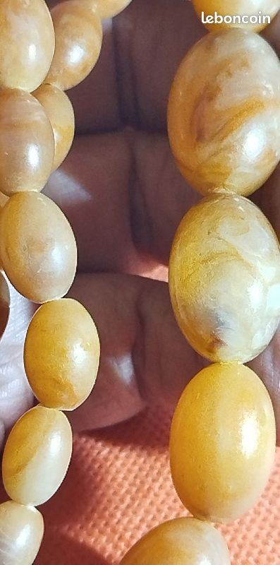 Perles anciennes en bakélite - France