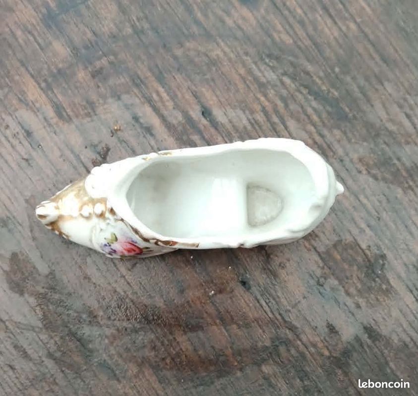 CHAUSSURE SOULIER PORCELAINE BLANCHE decors de