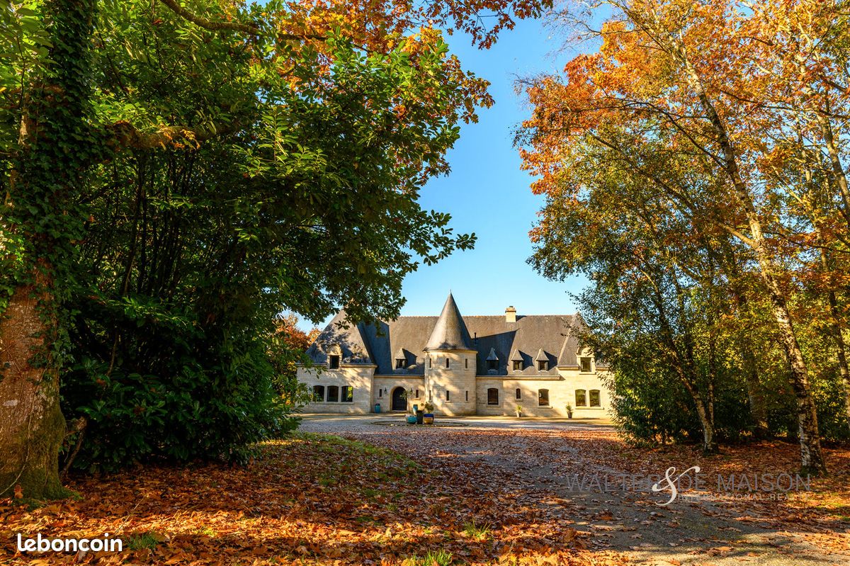 Maison 8 pièces 456 m² · à Briec · 456 m² · 983 250 €