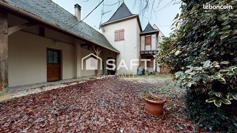 Propriété 7 pièces 233 m²