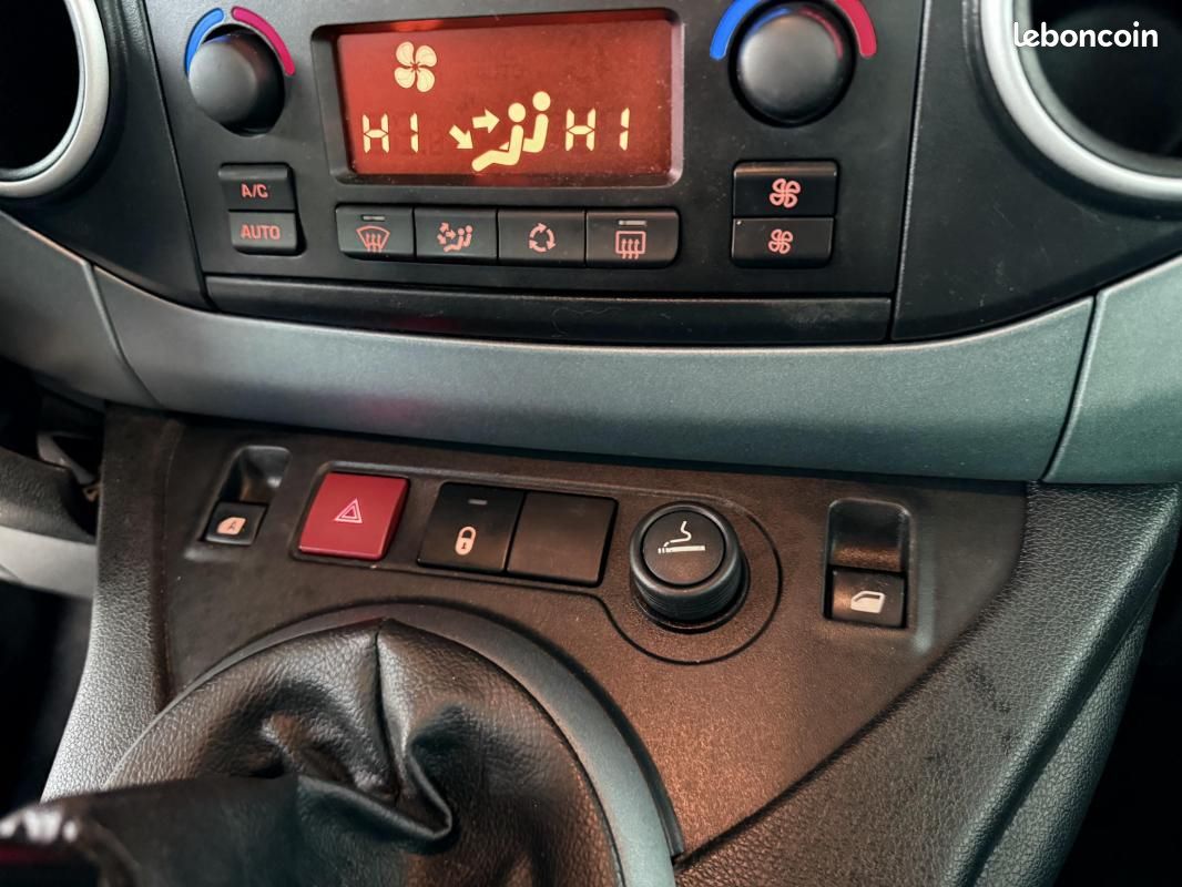 Peugeot Partner Tepee 1.6 HDI 92ch Family Gris (image 26)