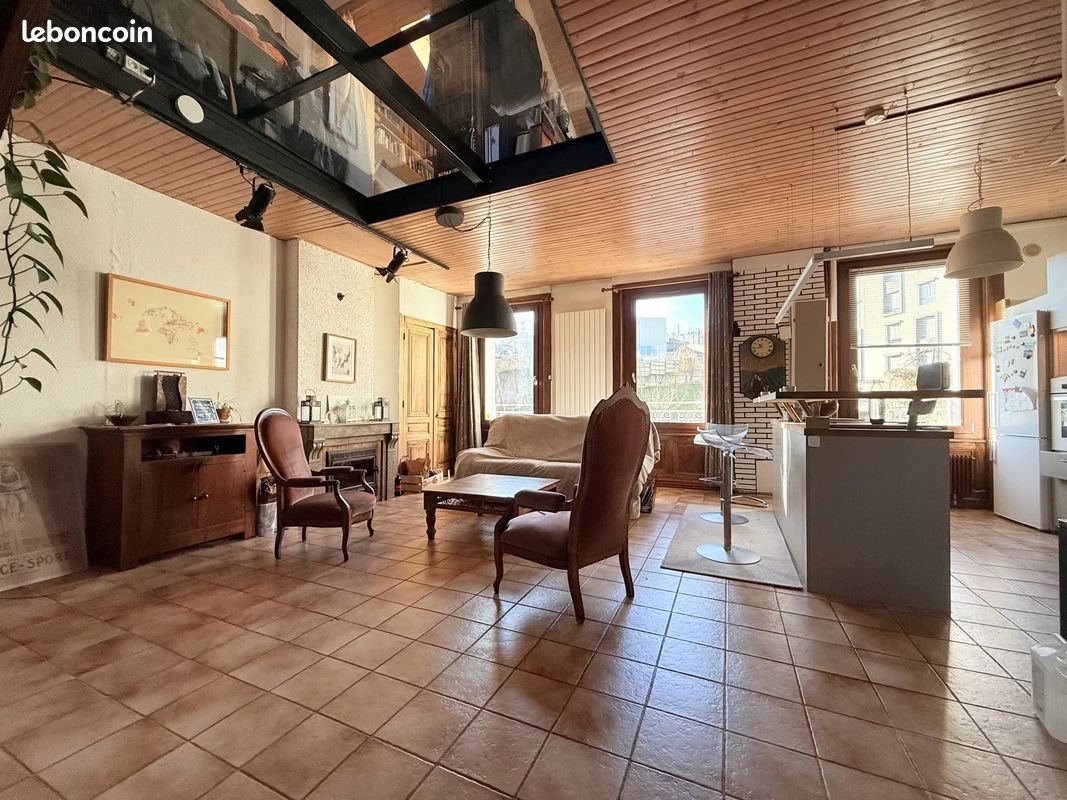 Appartement 4 pièces 137 m² · à Saint-Étienne · 137 m² · 169 000 €
