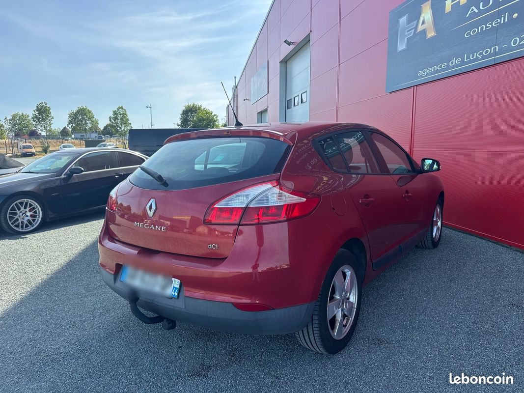 Renault Megane 3 Berline 5 ptes 1.9 DCI 131 CH AUTHENTIQUE - GARANTIE 12 MOIS (image 7)