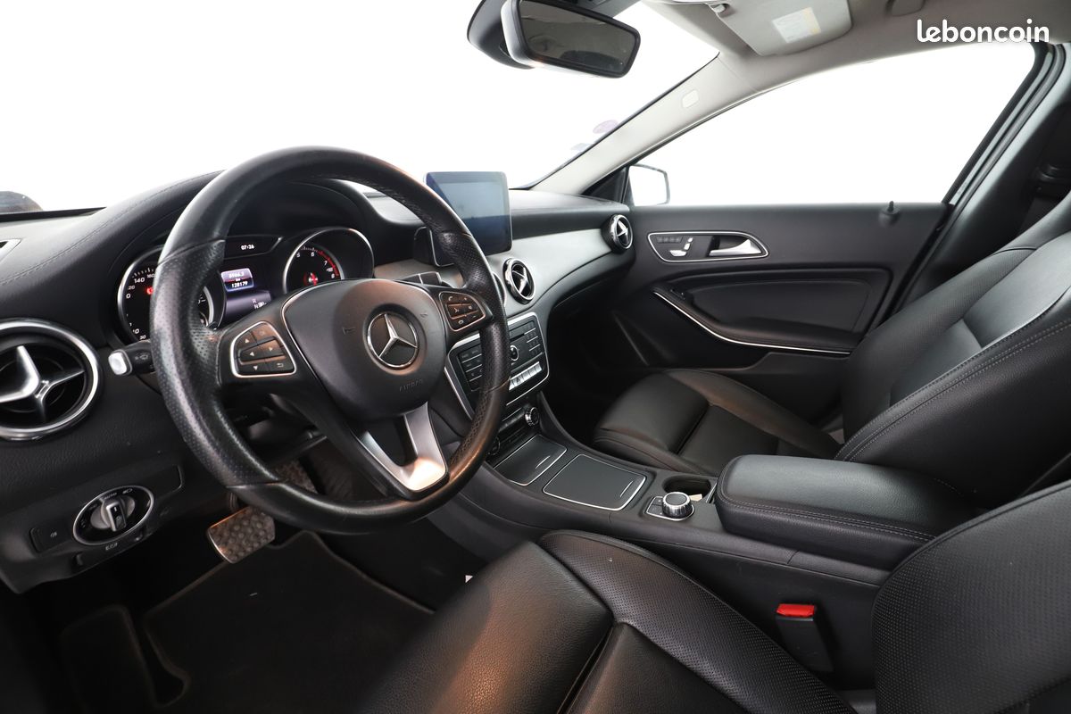 Mercedes-Benz GLA 250 Sensation 7G-DCT 211 ch (image 6)