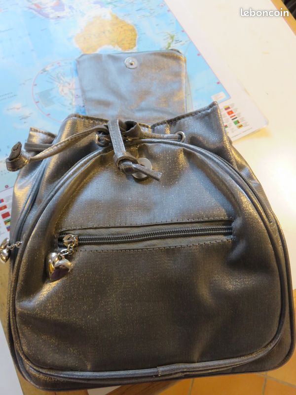 Sac à mains gris argenté avec petits coeurs (image 6)