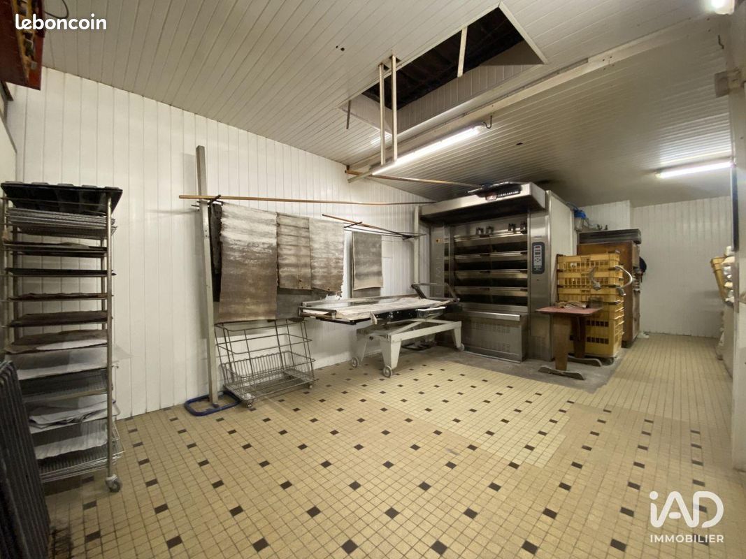 Local 180 m² AIZENAY (image 3)