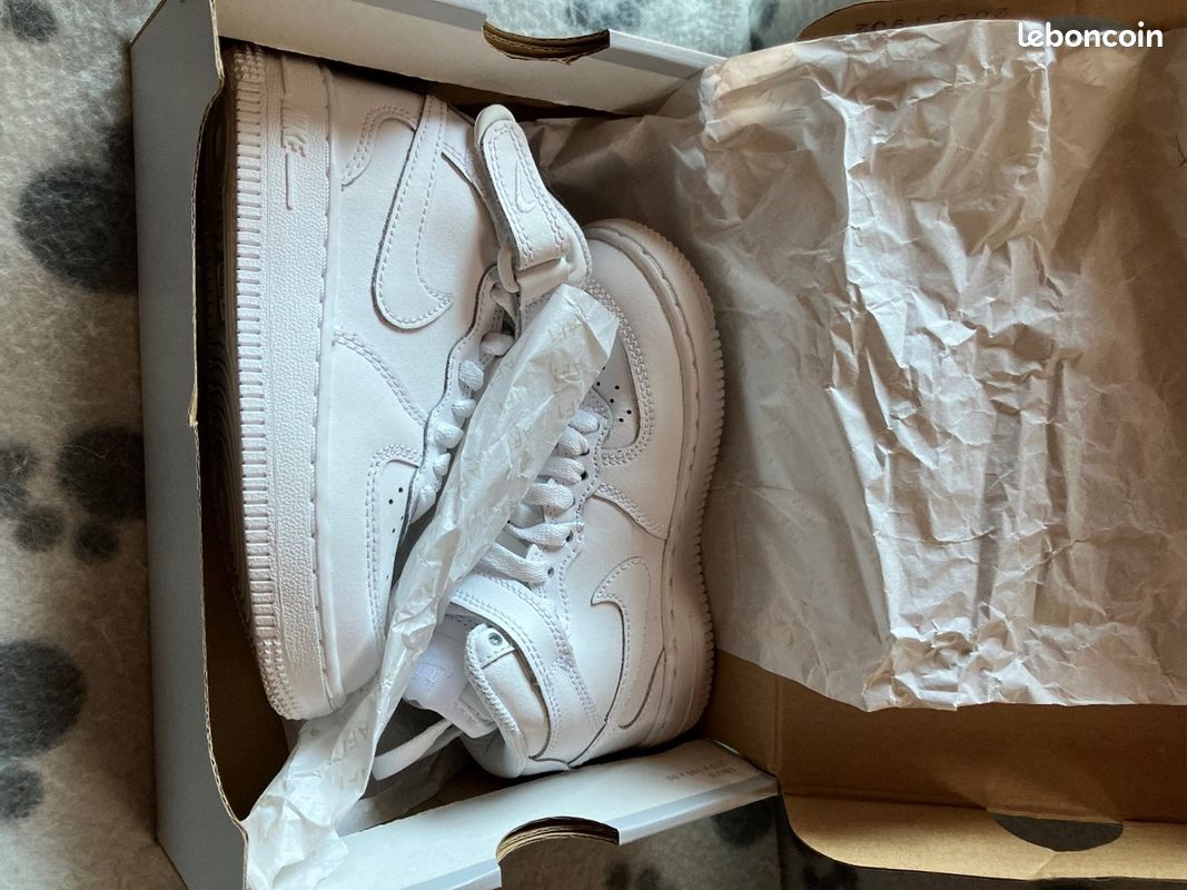 Nike Air Force 1 – blanches montantes – Taille 27,5 – NEUVES (image 4)