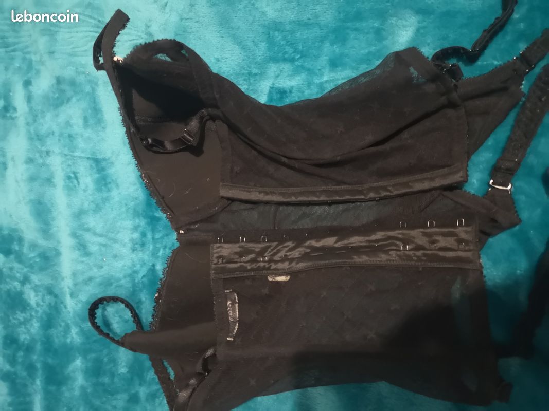 Guépière noire dentelle et detail rose etam 90C neuve (image 6)