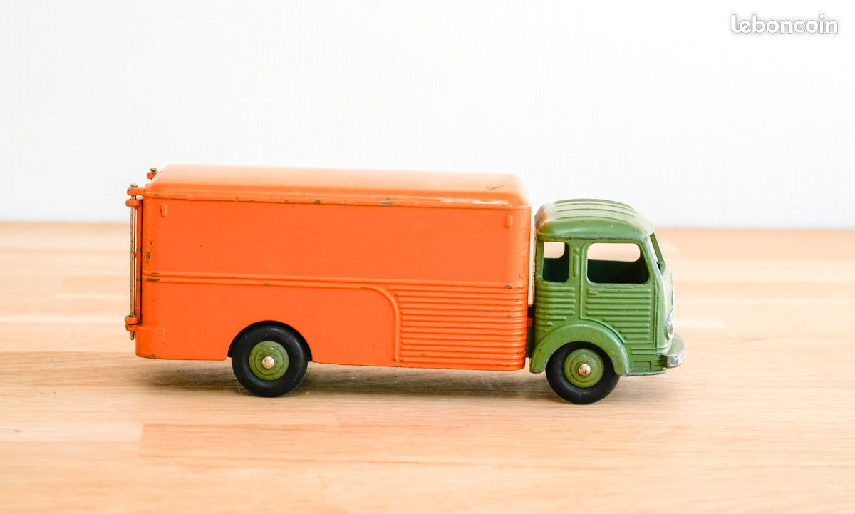 Dinky Toys 33 Camion Simca cargo de 1958