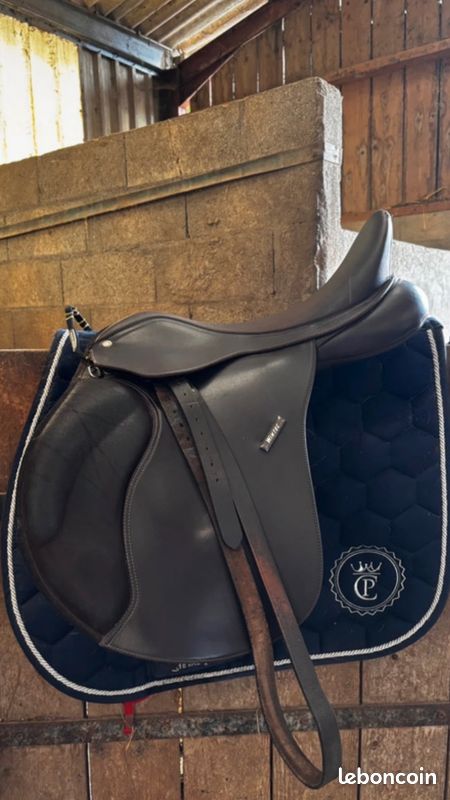 Selle d'équitation (image 1)