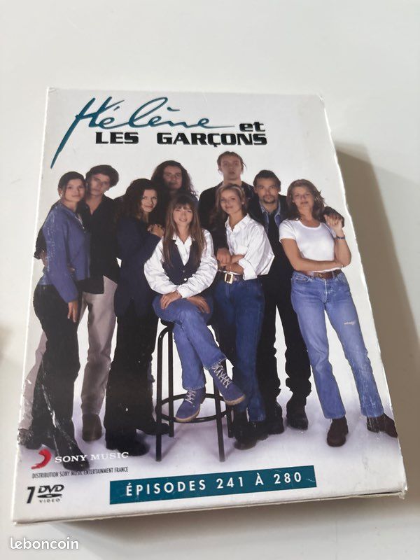 Coffret 7 DVD Hélène et les garçons (image 1)