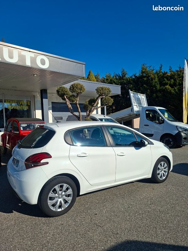 Peugeot 208 hdi 100 cv (image 4)