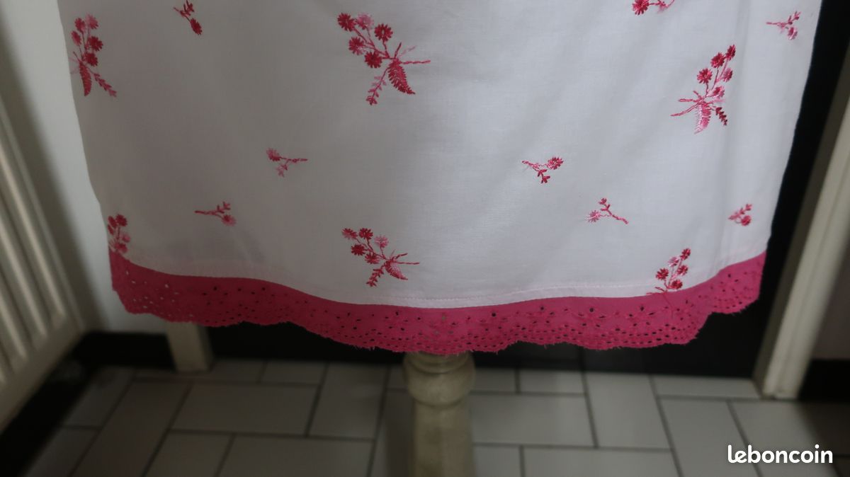 Jupe blanche Vintage avec Broderies et Dentelle rose (image 4)