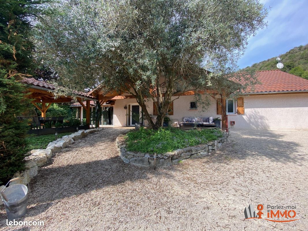 Maison 6 pièces 150 m²