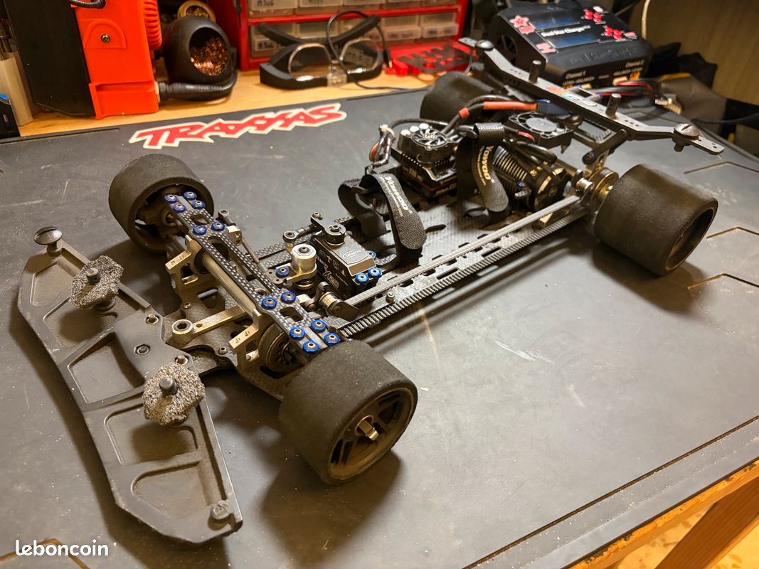 Pièces ARC R8.4EL 1/8 piste électrique - RACING MODÉLISME