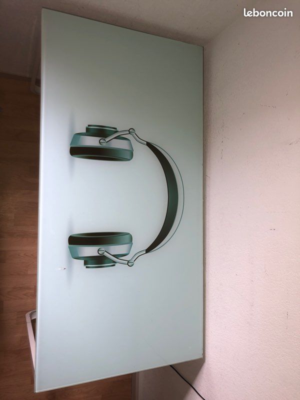Bureau (image 1)