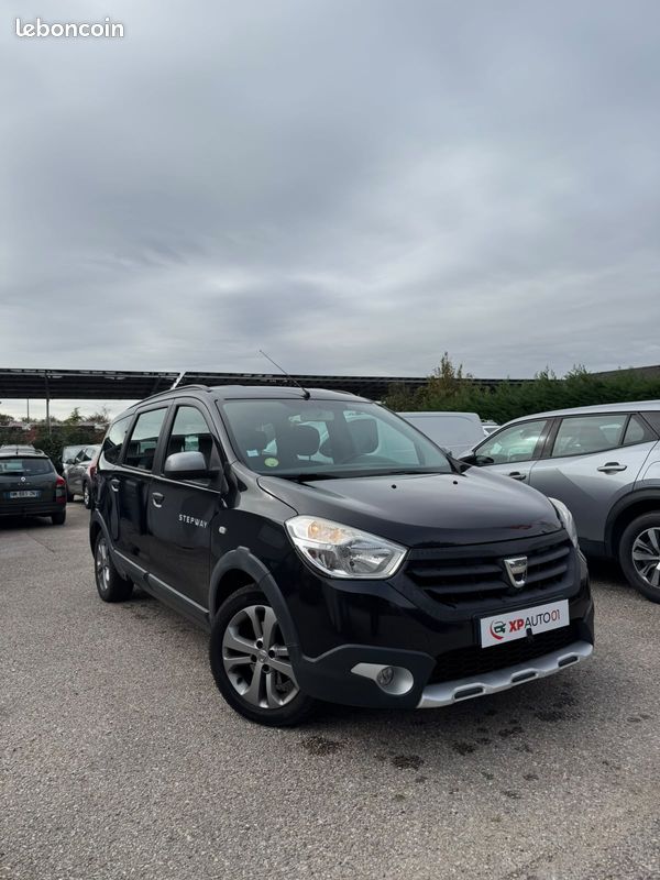 Dacia Lodgy 1.5 dCi 110 Stepway 7 places 1ère main attelage entretien Renault sans adblue d'origine distribution neuve garantie possible 12 mois reprise (image 2)