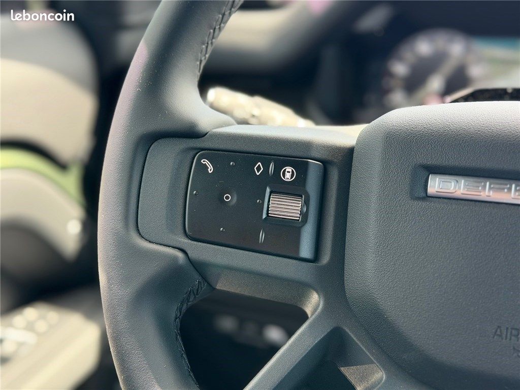 Land Rover Defender PHEV 110 X-Dynamic SE (image 15)