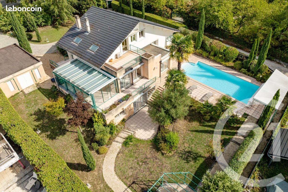 Maison 8 pièces 296 m² · à Meylan · 296 m² · 795 000 €
