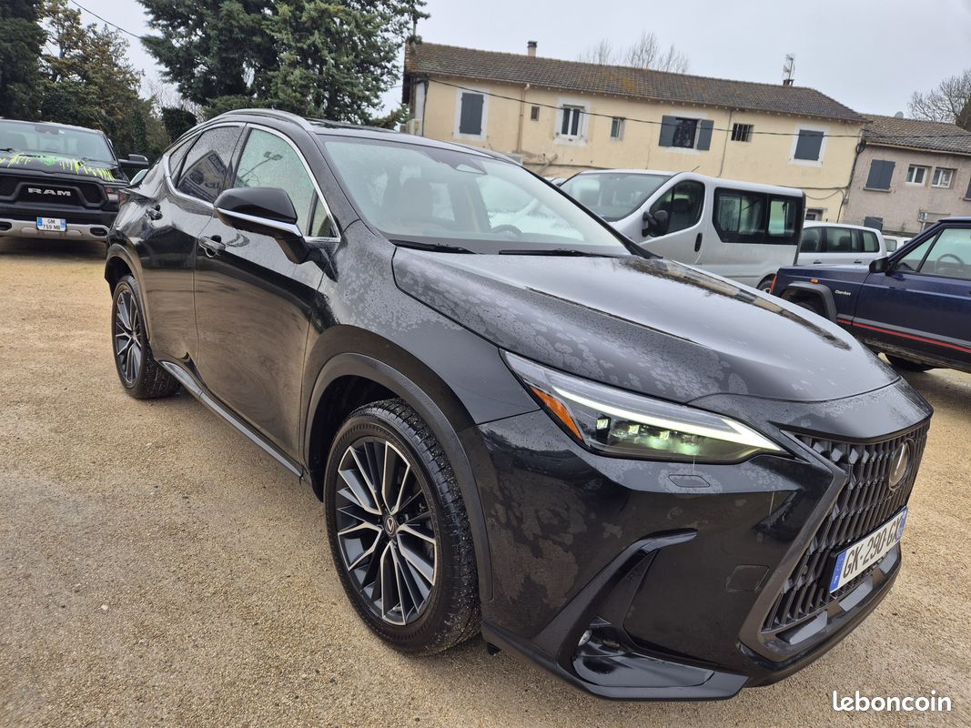 Lexus NX 450h+ Executive 4WD (image 3)