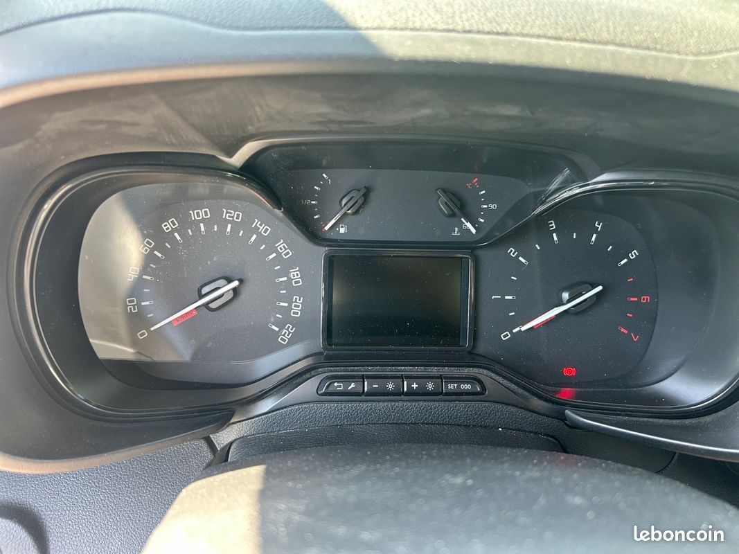 CITROEN BERLINGO III TAILLE M 1000KG BLUEHDI 100 S&S CLUB 3PL 102Ch Garantie 12 mois (image 14)