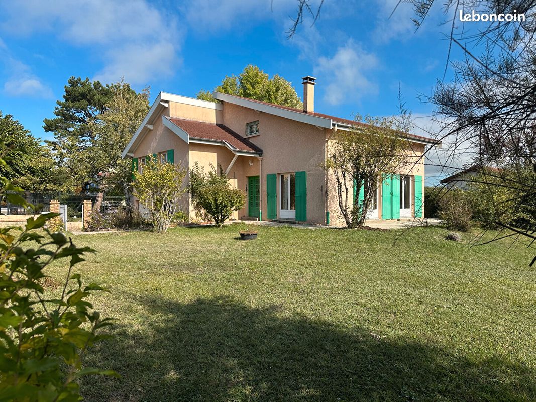 Maison 5 pièces 116 m² · à Meyrié · 116 m² · 360 000 €