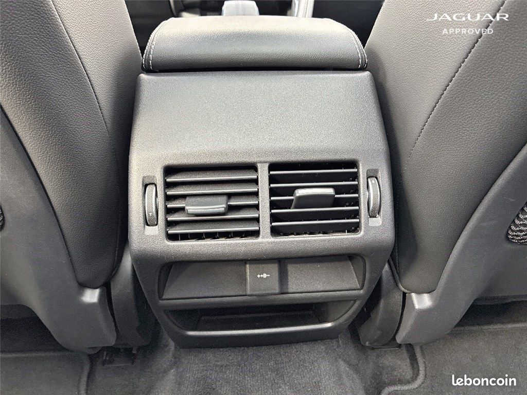 Jaguar E-PACE P300E CH PHEV AWD BVA R-Dynamic SE (image 25)