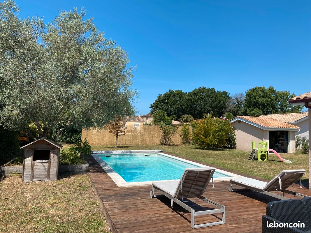 Maison 6 pièces 140 m² · à Carignan-de-Bordeaux · 140 m² · 2 000 €