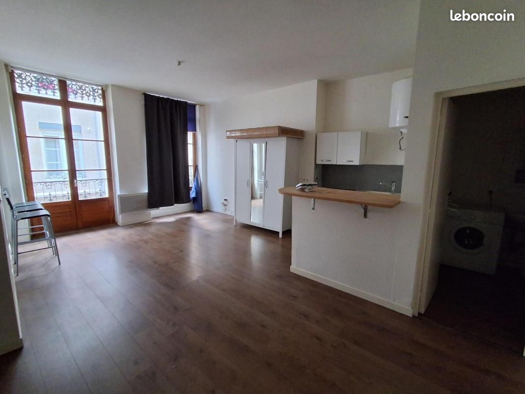 Appartement 1 pièce 41 m² · à Saint-Étienne · 41 m² · 360 €