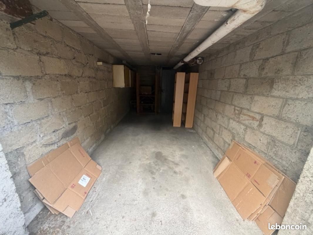 Parking 12 m² · à Boulogne-Billancourt · 12 m² · 31 500 €