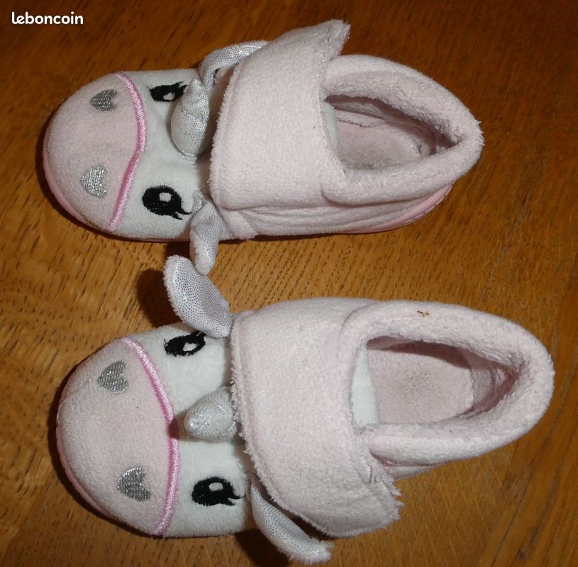 Lot De 4 Paires De Baskets Hello Kitty Pour Fille – Pointure 24 – Tissu Multicolore