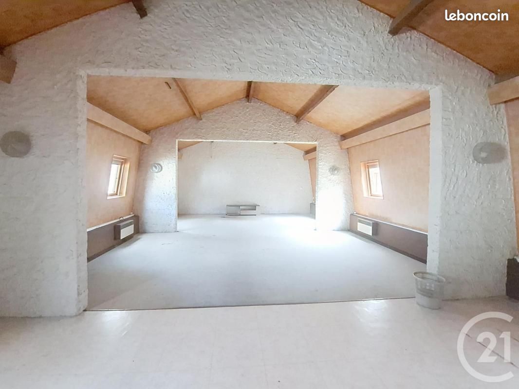 Local commercial 250 m² · à Melun · 250 m² · 395 000 €